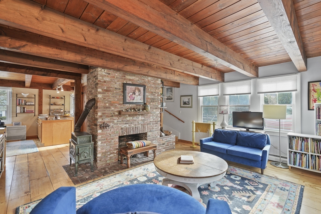 44 Plantingfield Way Edgartown, MA 02539