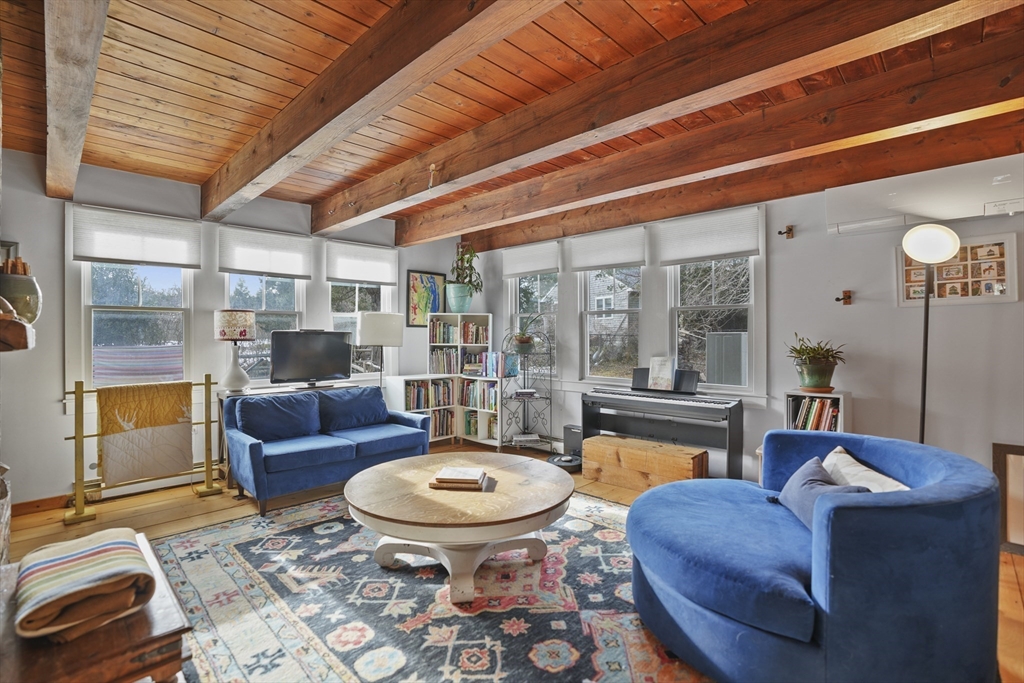 44 Plantingfield Way Edgartown, MA 02539