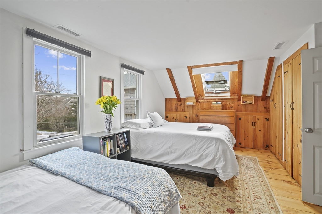 44 Plantingfield Way Edgartown, MA 02539