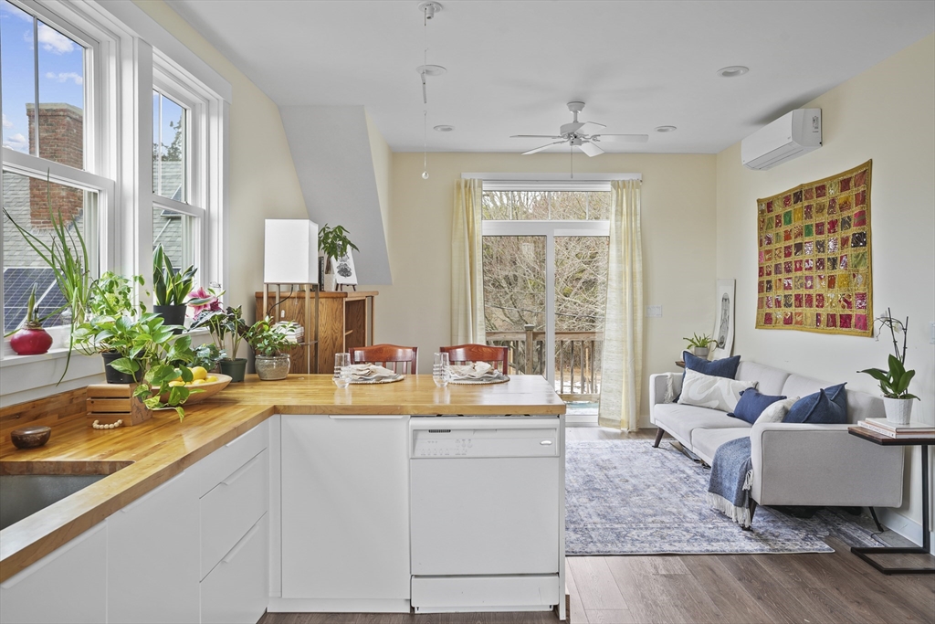 44 Plantingfield Way Edgartown, MA 02539