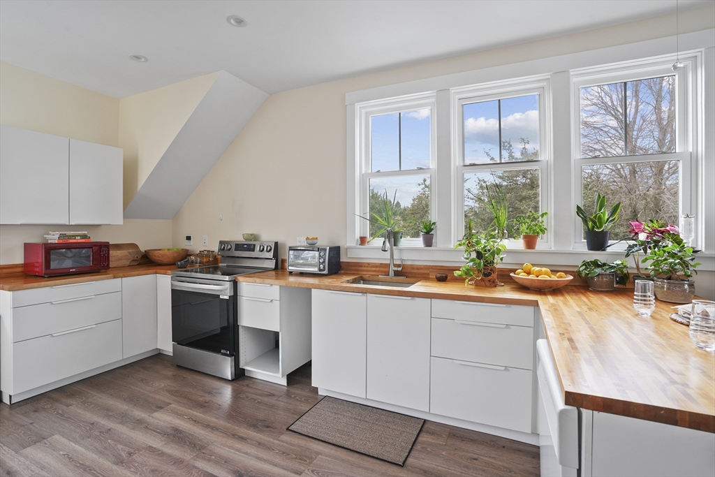 44 Plantingfield Way Edgartown, MA 02539