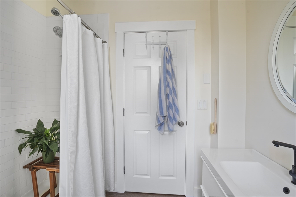 44 Plantingfield Way Edgartown, MA 02539