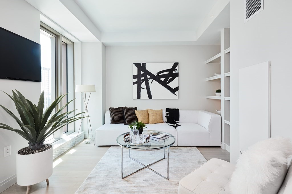 135 Seaport Blvd #1618