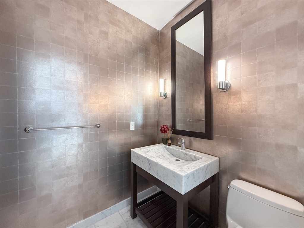 1 Franklin St #5106 Boston, MA 02110