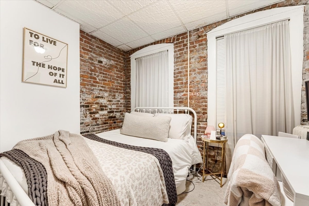 19 Harris St #1 Boston, MA 02109