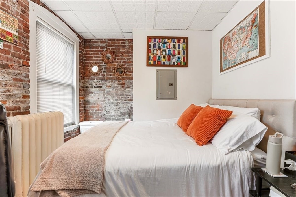 19 Harris St #1 Boston, MA 02109