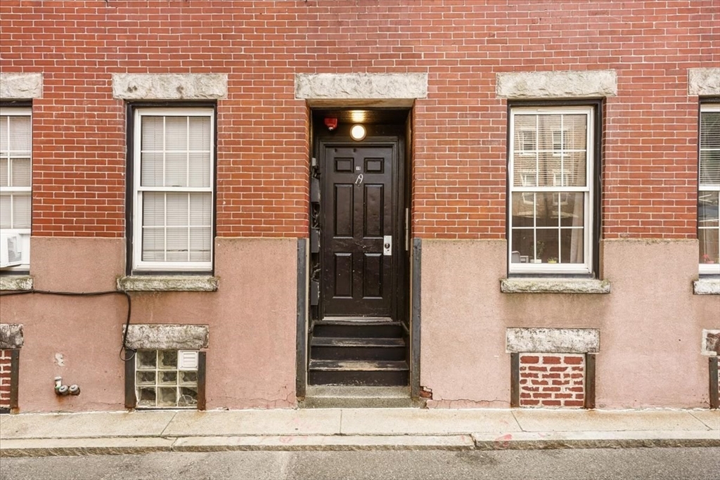 19 Harris St #1 Boston, MA 02109