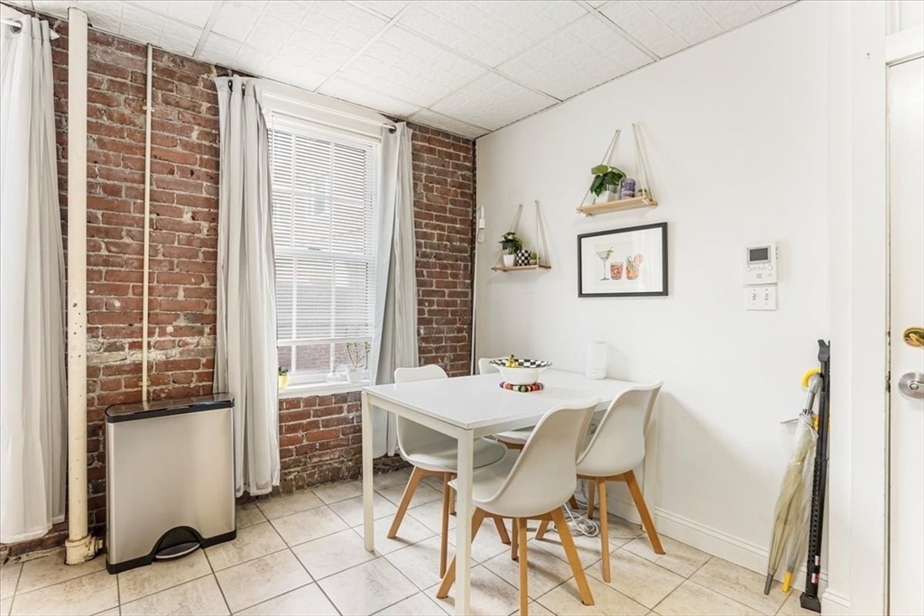 19 Harris St #1 Boston, MA 02109