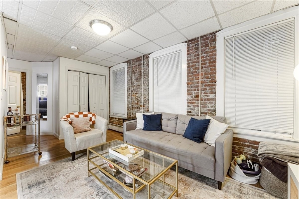 19 Harris St #1 Boston, MA 02109