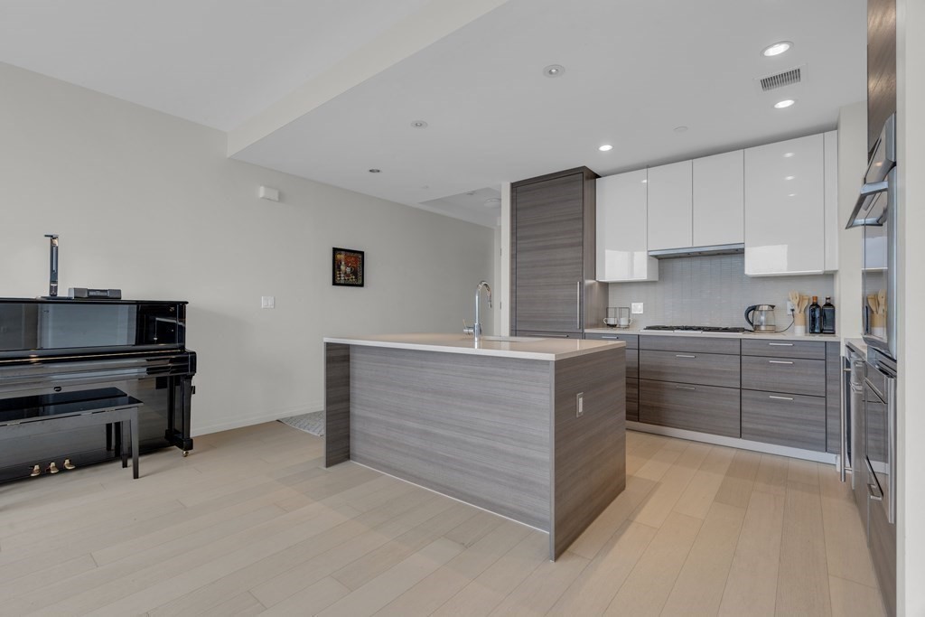 1 Franklin St #3212 Boston, MA 02110