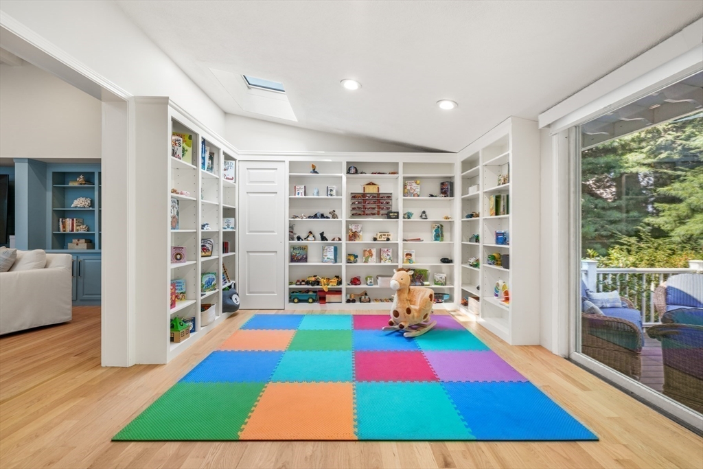 85 Williston Rd Brookline, MA 02445