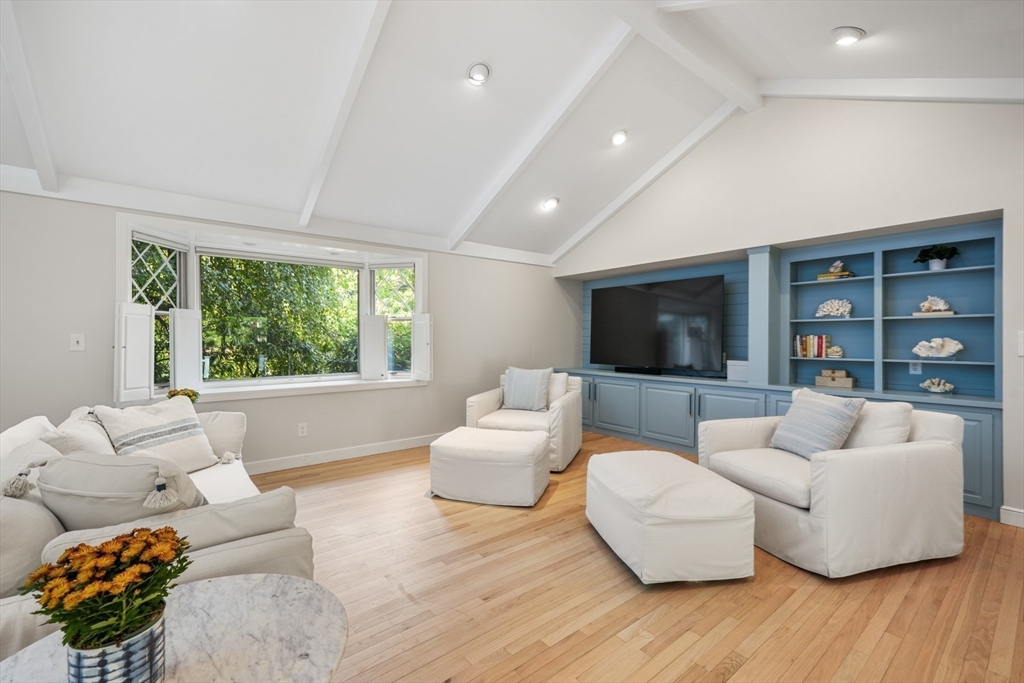 85 Williston Rd Brookline, MA 02445