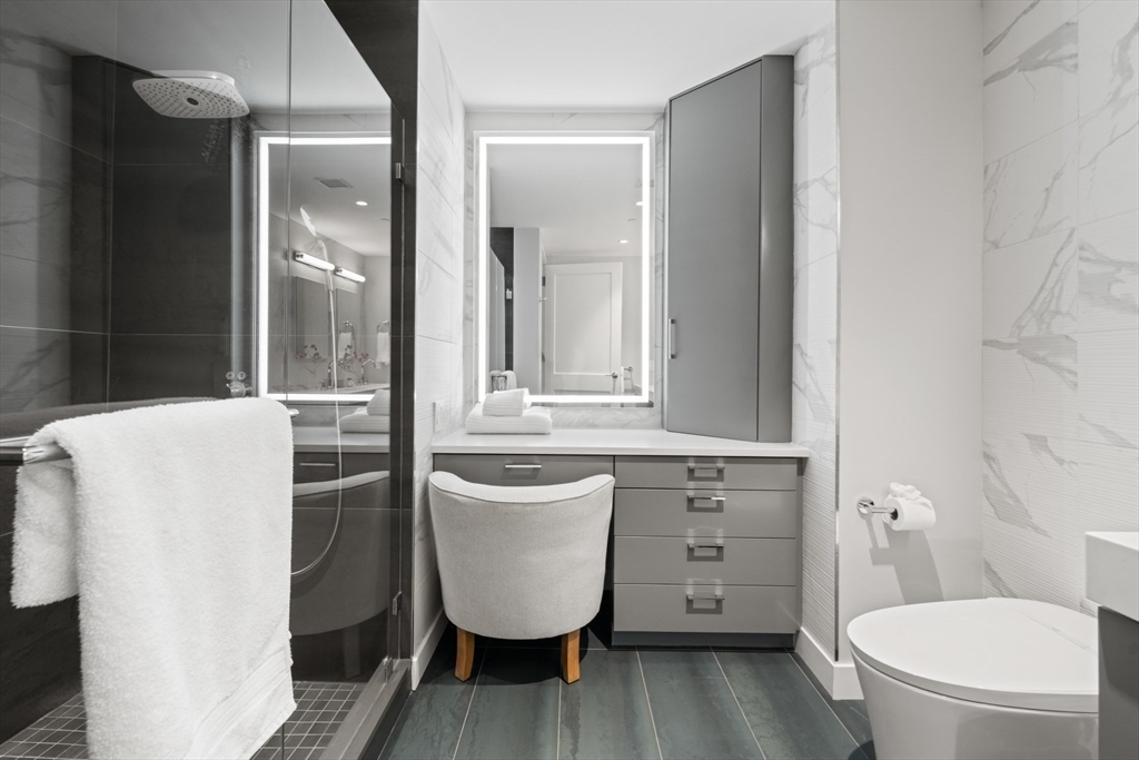 300 Pier 4th Blvd #7G Boston, MA 02210