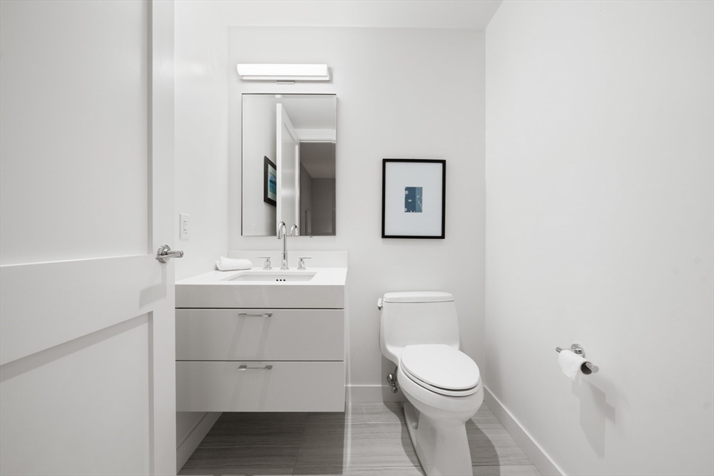 300 Pier 4th Blvd #7G Boston, MA 02210