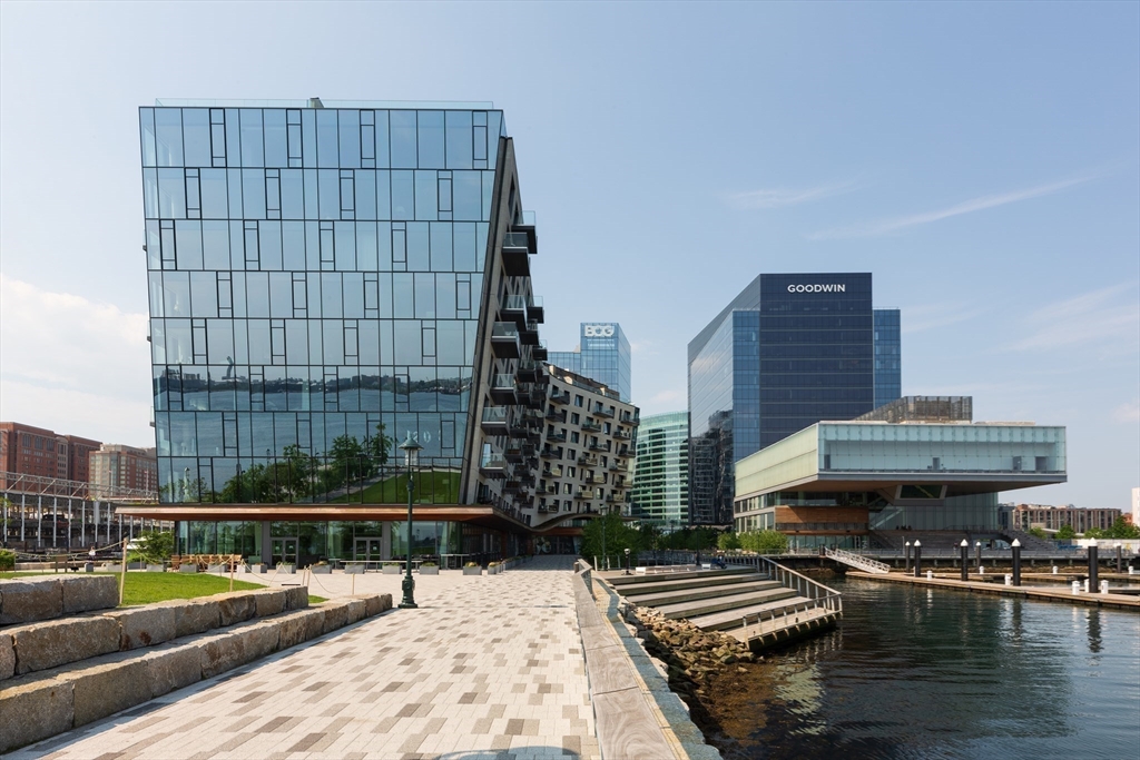 300 Pier 4th Blvd #7G Boston, MA 02210
