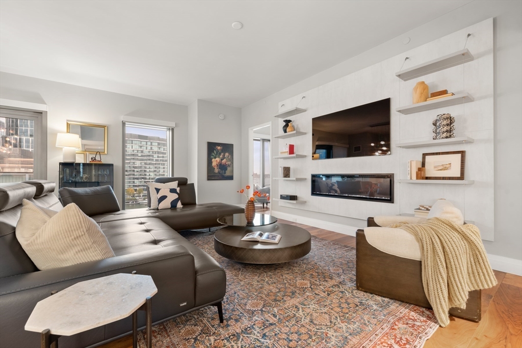 300 Pier 4th Blvd #7G Boston, MA 02210