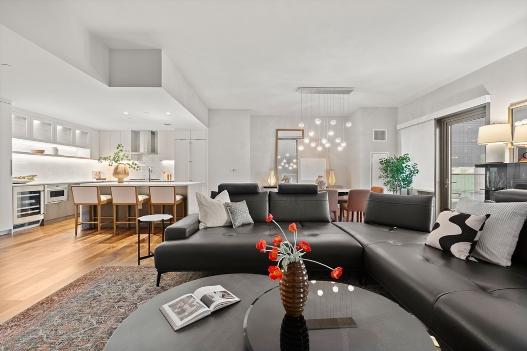 300 Pier 4th Blvd #7G Boston, MA 02210