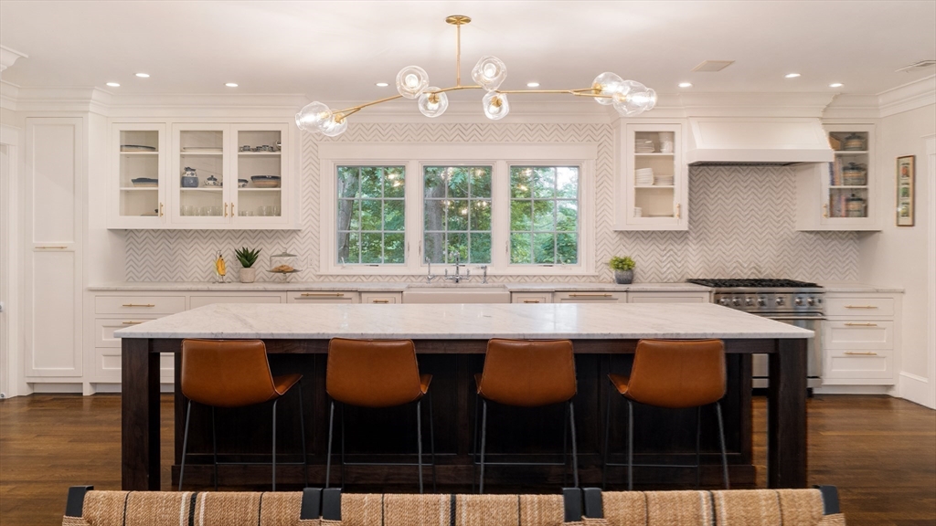 37 Forster Rd Manchester, MA 01944