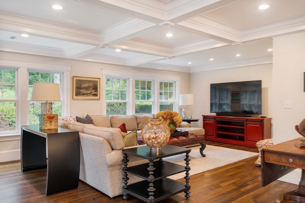 37 Forster Rd Manchester, MA 01944