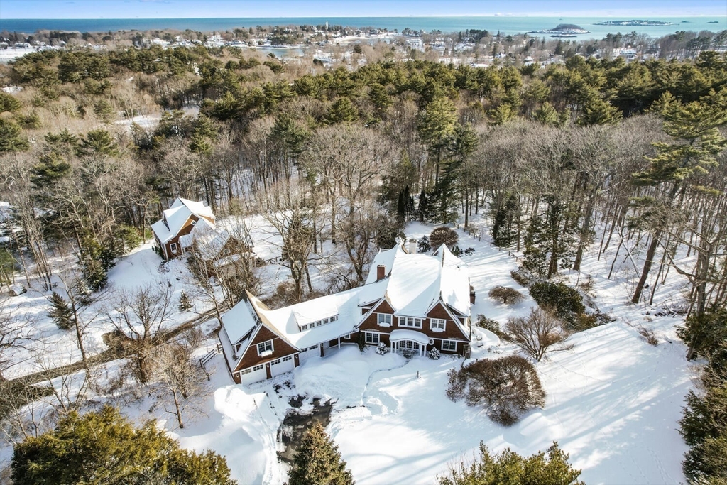 37 Forster Rd Manchester, MA 01944