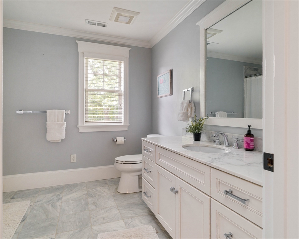 37 Forster Rd Manchester, MA 01944