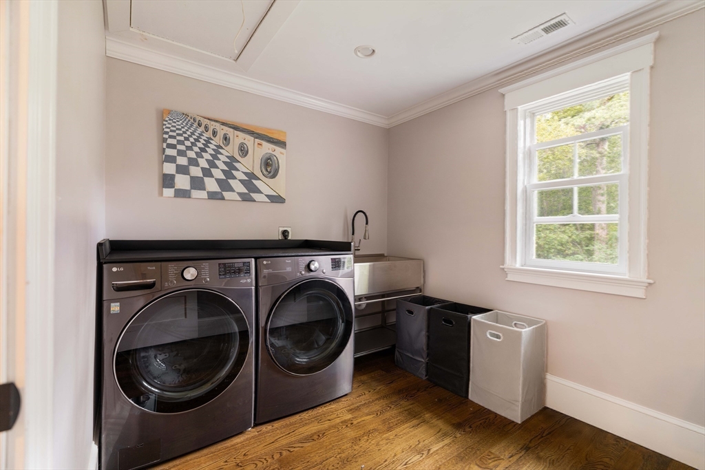 37 Forster Rd Manchester, MA 01944