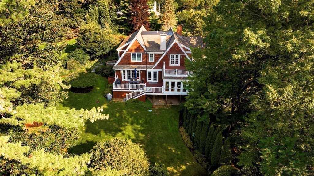 37 Forster Rd Manchester, MA 01944