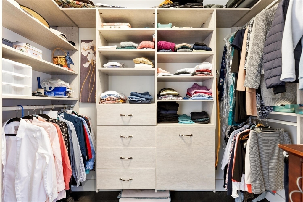 22 Liberty Dr #5D Boston, MA 02210