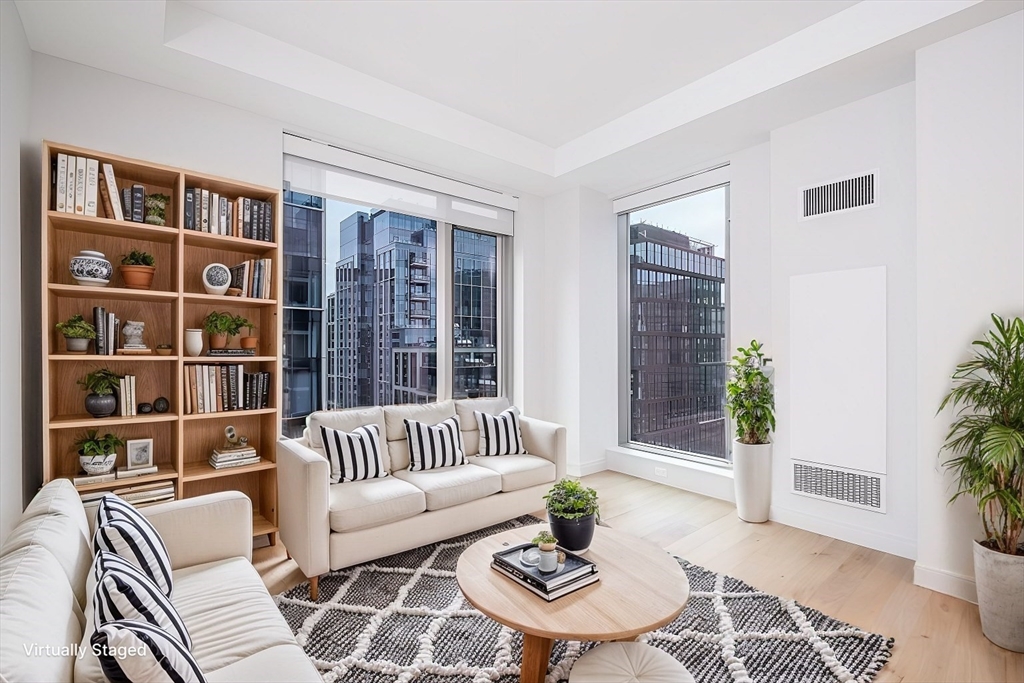 133 Seaport Blvd #1519