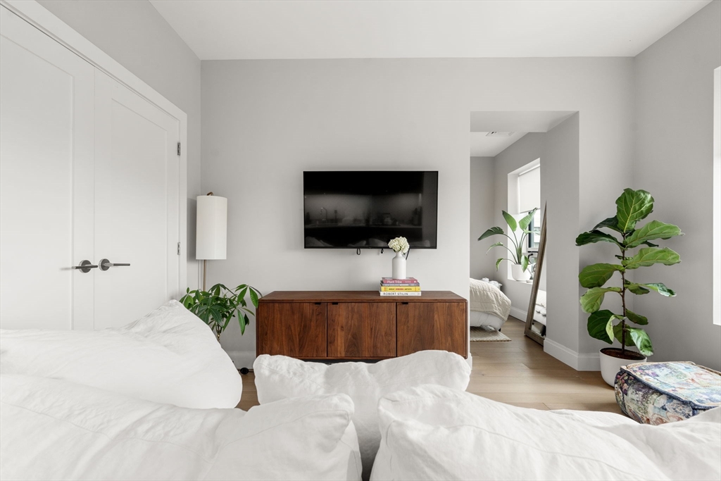 100 Shawmut Ave #908 Boston, MA 02118