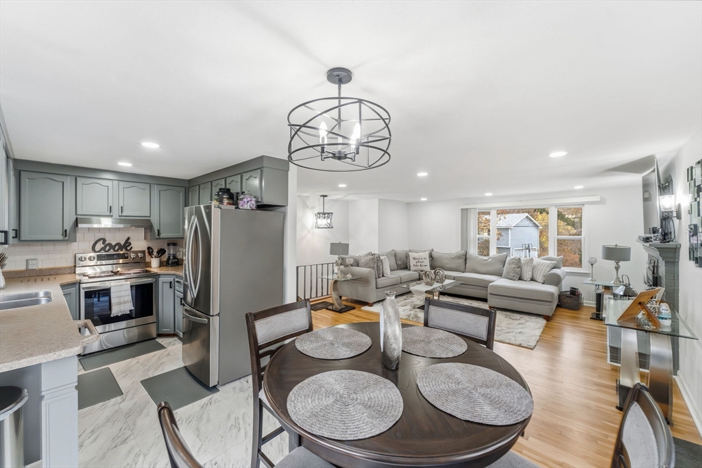 26 Wakefield Ave Webster, MA 01570