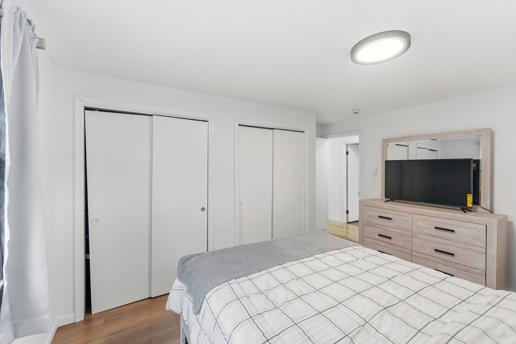 26 Wakefield Ave Webster, MA 01570