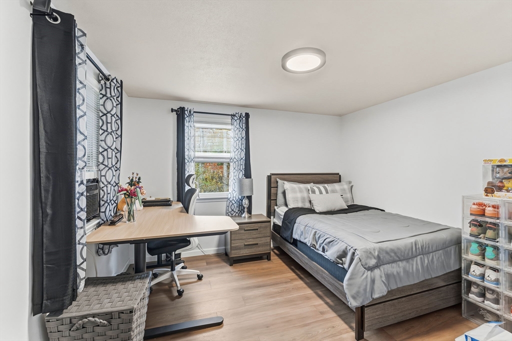 26 Wakefield Ave Webster, MA 01570