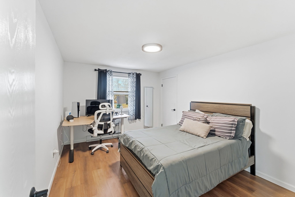 26 Wakefield Ave Webster, MA 01570