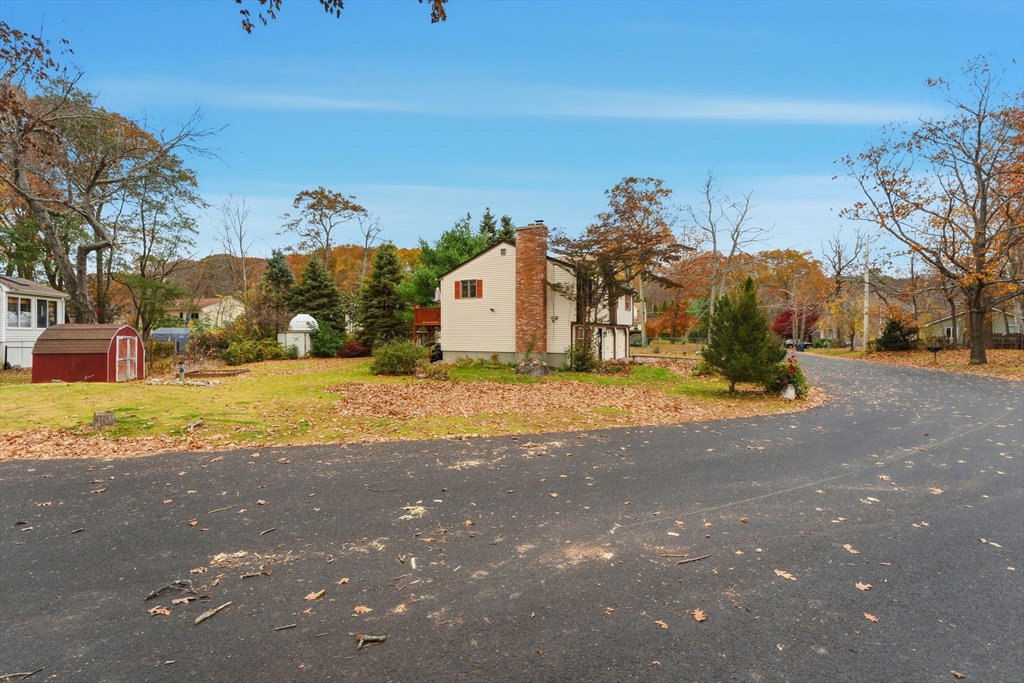 26 Wakefield Ave Webster, MA 01570