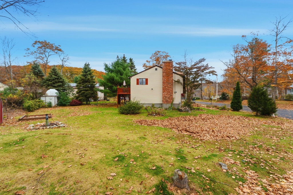 26 Wakefield Ave Webster, MA 01570