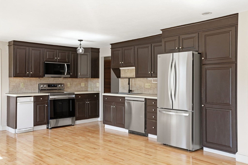 7 Beebe Ln Wakefield, MA 01880