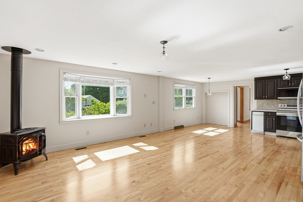 7 Beebe Ln Wakefield, MA 01880