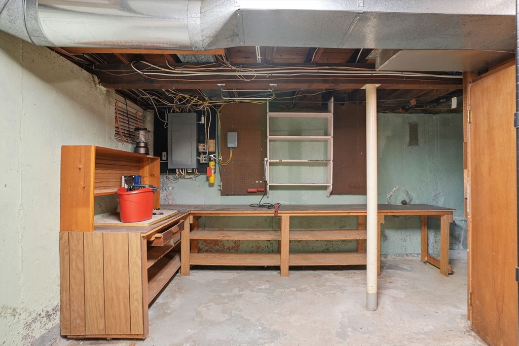7 Beebe Ln Wakefield, MA 01880