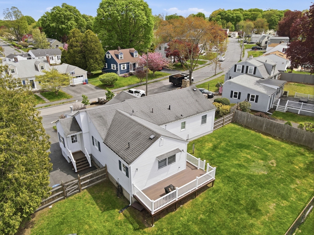 7 Beebe Ln Wakefield, MA 01880
