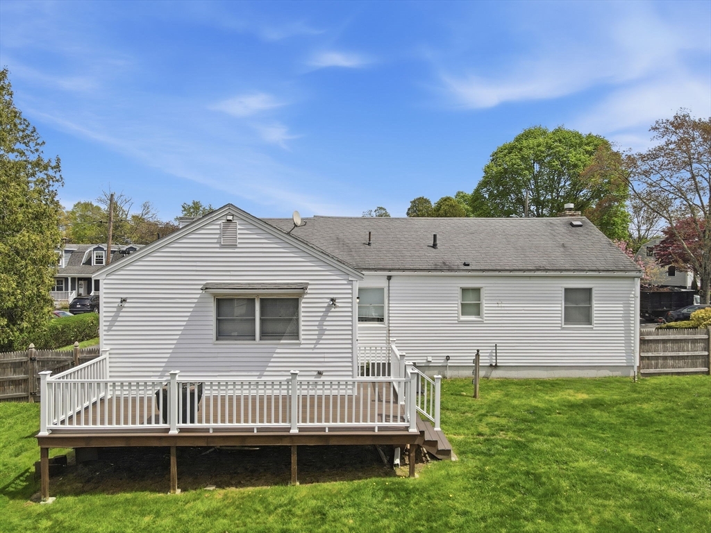 7 Beebe Ln Wakefield, MA 01880