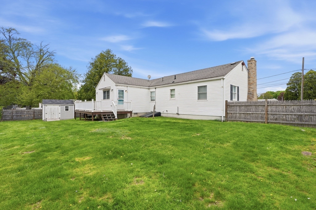 7 Beebe Ln Wakefield, MA 01880