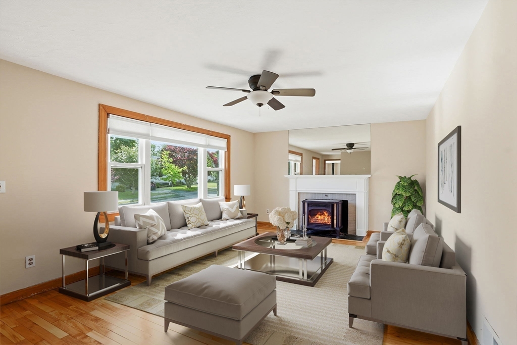 7 Beebe Ln Wakefield, MA 01880