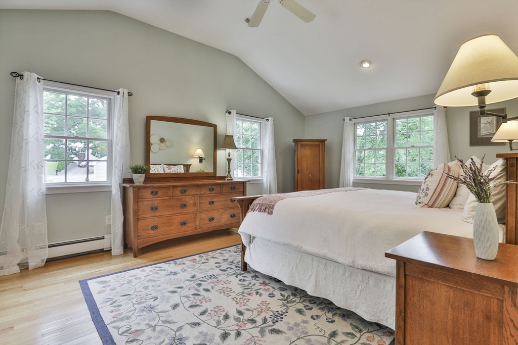33 Reynolds Rd Wakefield, MA 01880