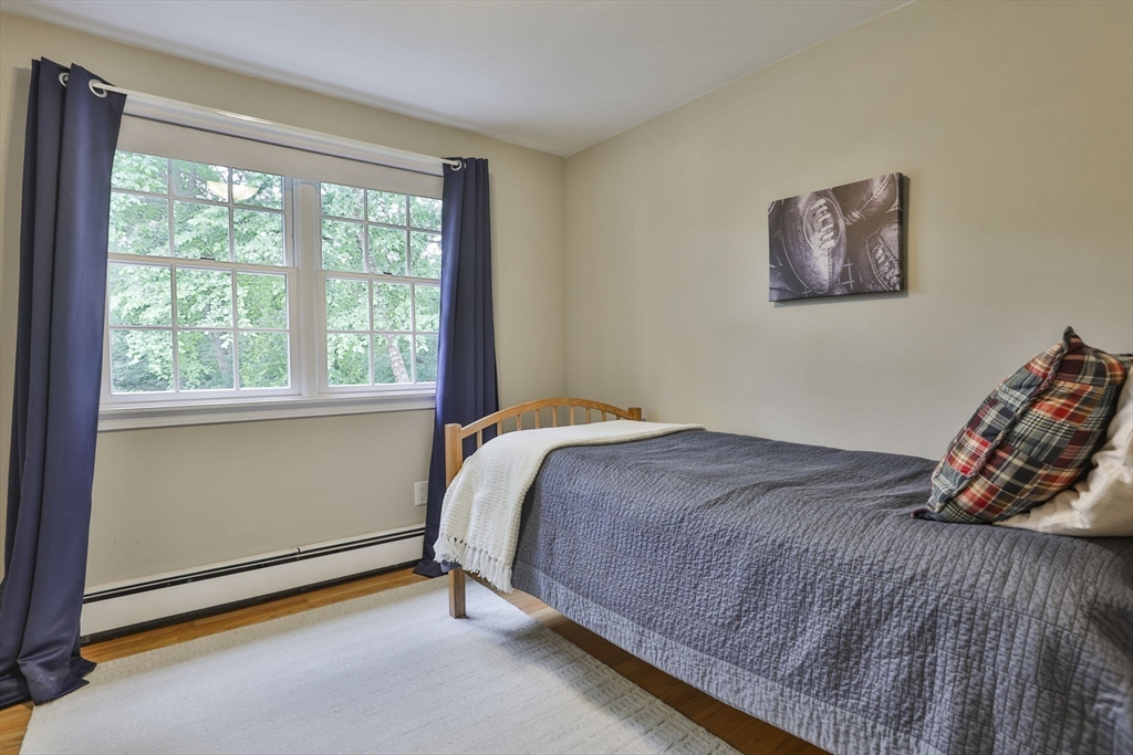 33 Reynolds Rd Wakefield, MA 01880