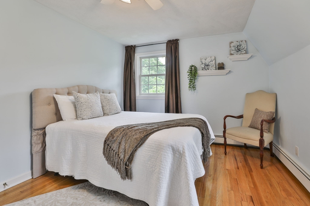 33 Reynolds Rd Wakefield, MA 01880
