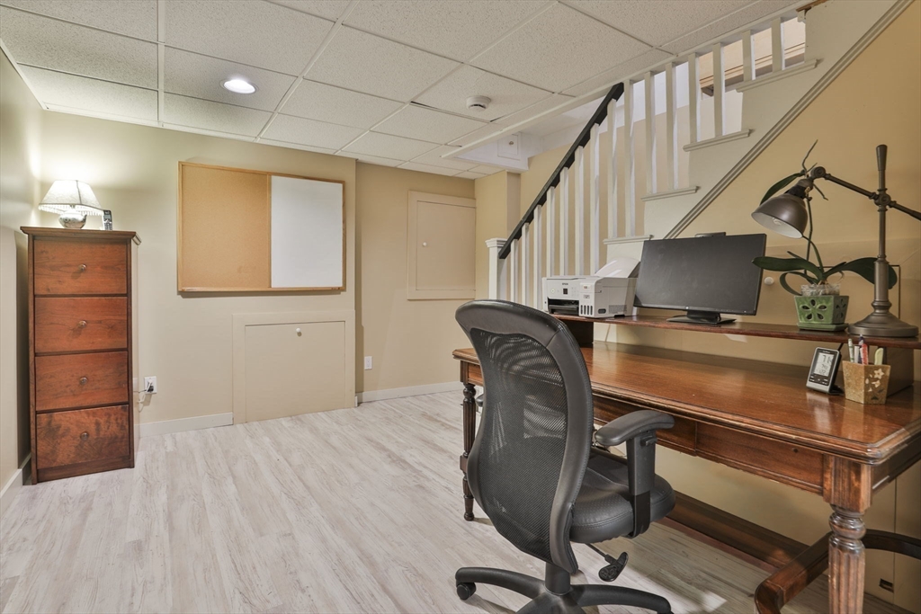 33 Reynolds Rd Wakefield, MA 01880