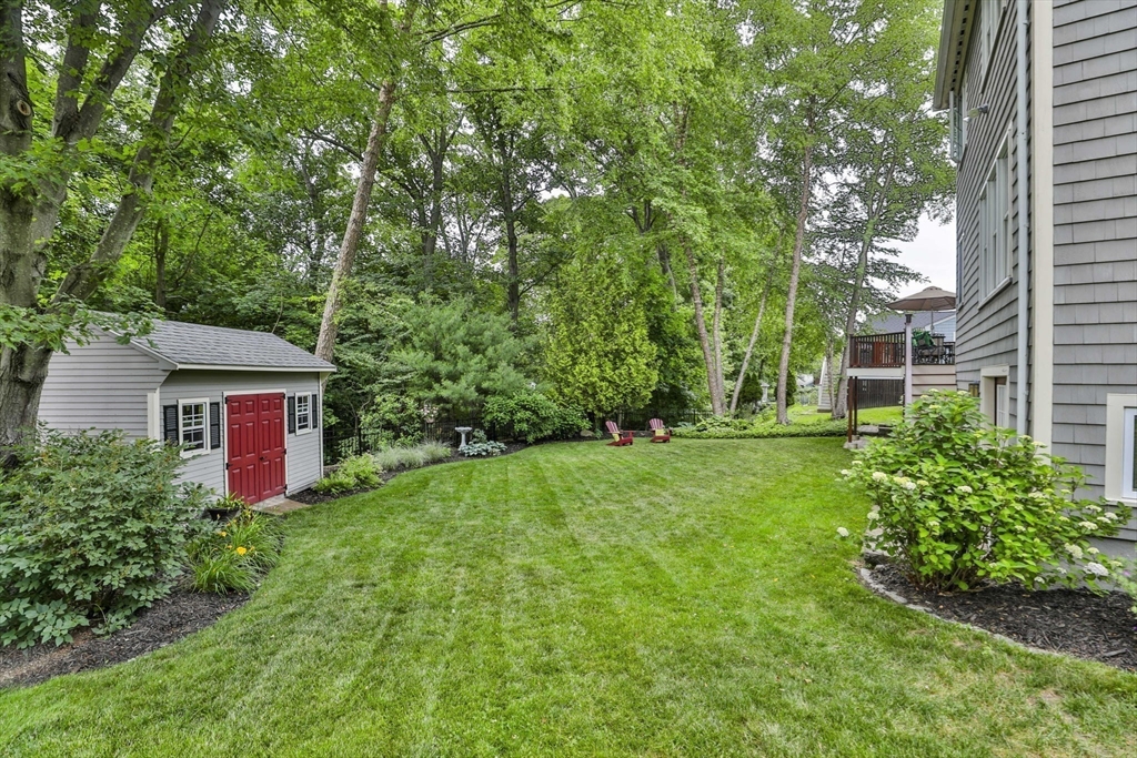 33 Reynolds Rd Wakefield, MA 01880