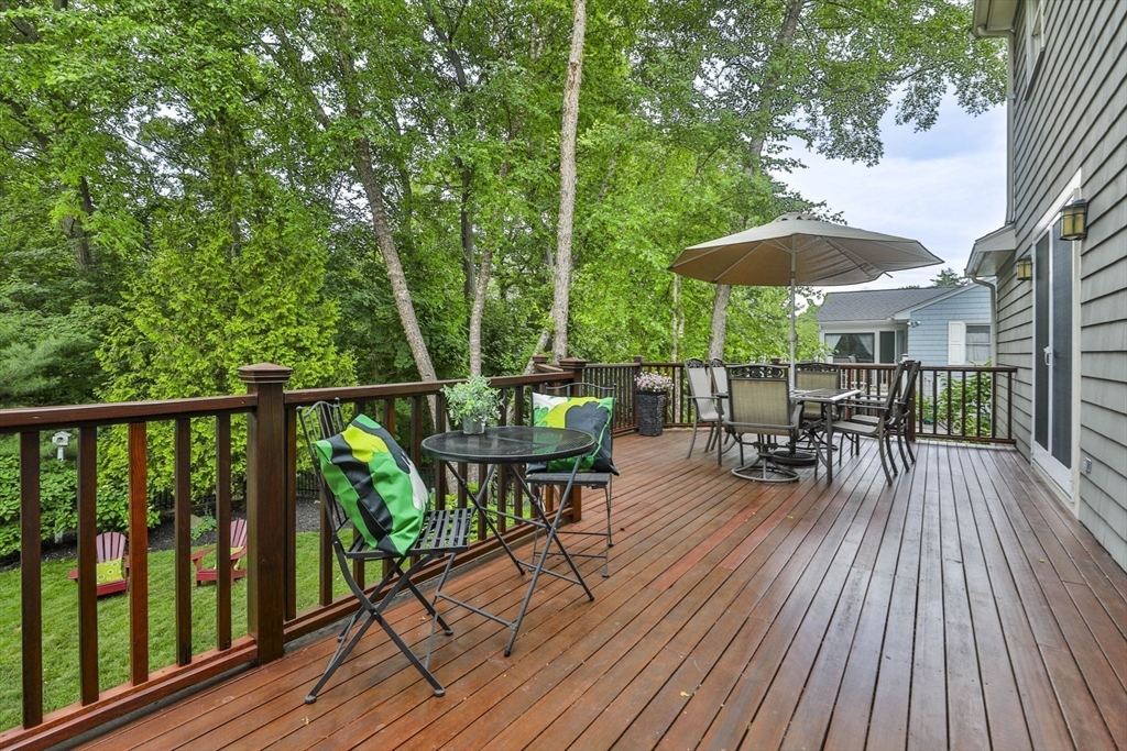 33 Reynolds Rd Wakefield, MA 01880