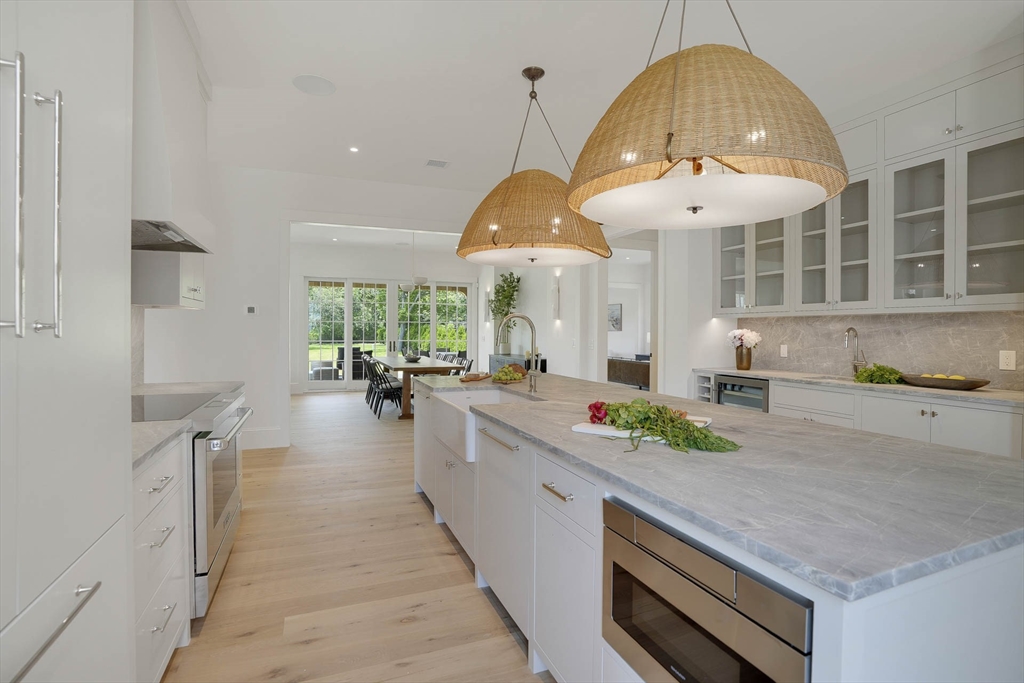 4 Somerset Ln Edgartown, MA 02539 4 Somerset Ln Edgartown, MA 02539